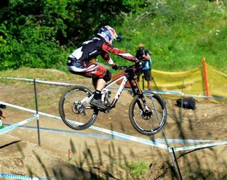 Video: Gwin continues to dominate downhill World Cup