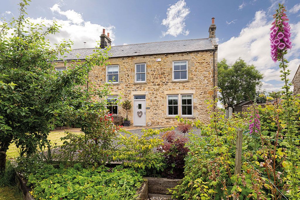 Properties for sale for around &pound;500,000: The Farmhouse, East Wallhouses, Newcastle Upon Tyne, Northumberland