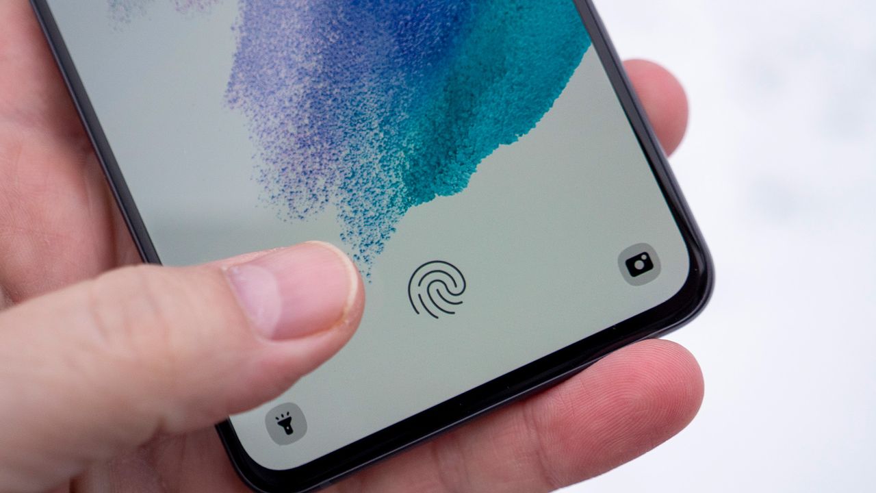 Samsung Galaxy S21 FE in-display fingerprint sensor