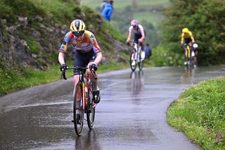 As it Happened: Brutal final ascent explodes overall classification on La Vuelta Feminina stage 6