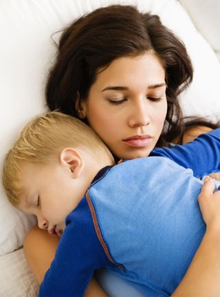 mom and toddler co-sleeping