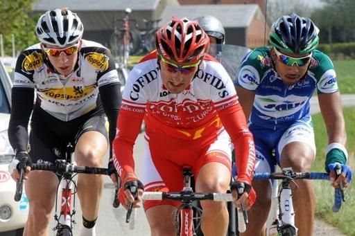 The three-man break, Sep Vanmarcke (Topsport Vlaanderen-Mercator), Arnaud Labbe (Cofidis) and Rony Martias (Saur Sojasun)