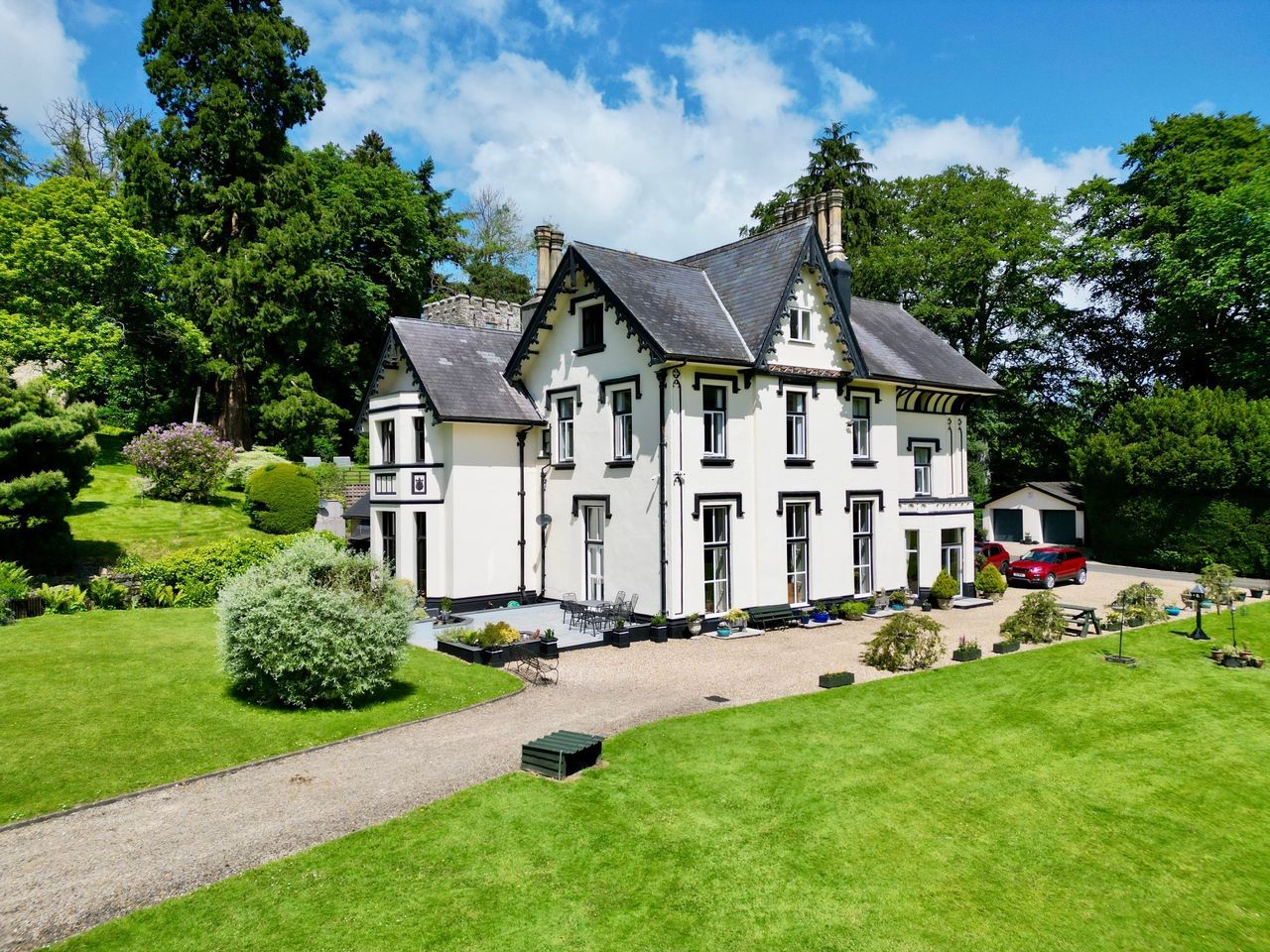 Images of Penybont Hall in Powys, Wales