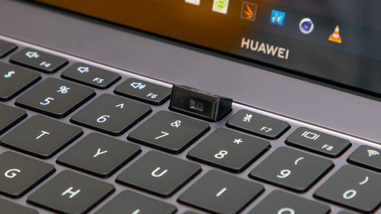 MateBook X Pro key travel in use