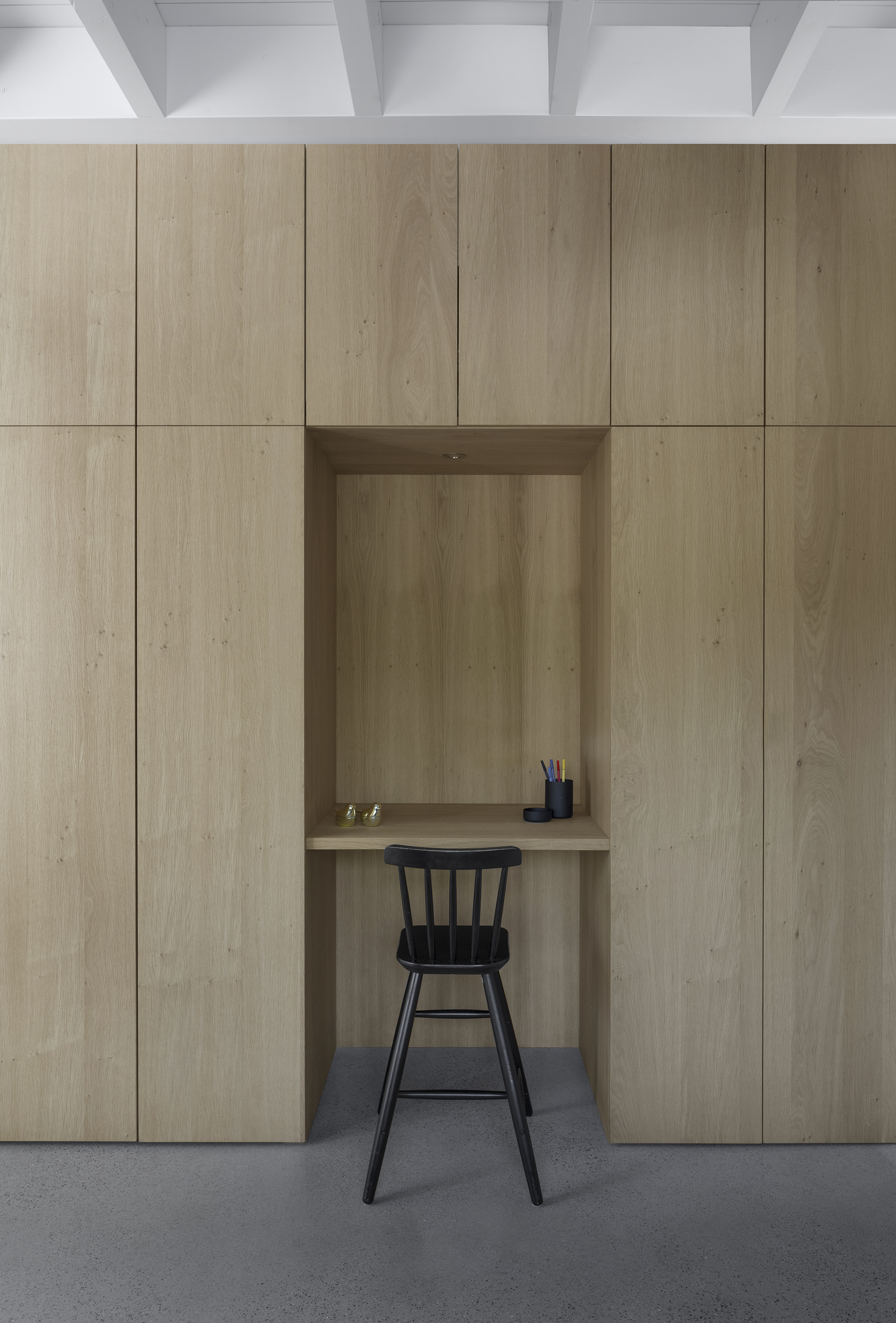 Oak wood panelling