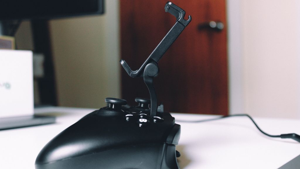 RiotPWR Cloud Gaming Controller for iOS review Potent iPhone gaming