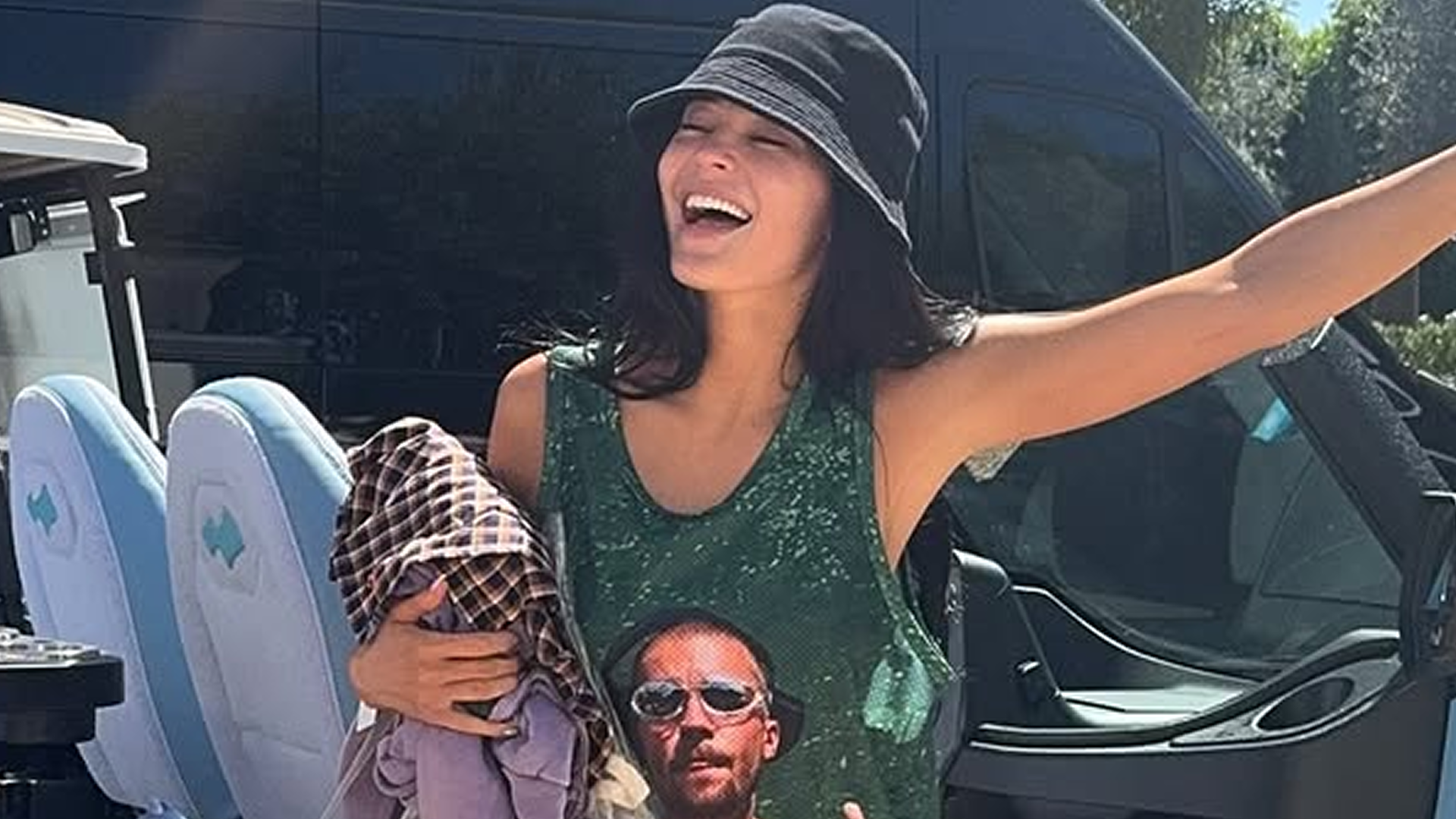 Kylie Jenner arrived at Coachella in full Skylrk gear ready to see Justin Bieber perform