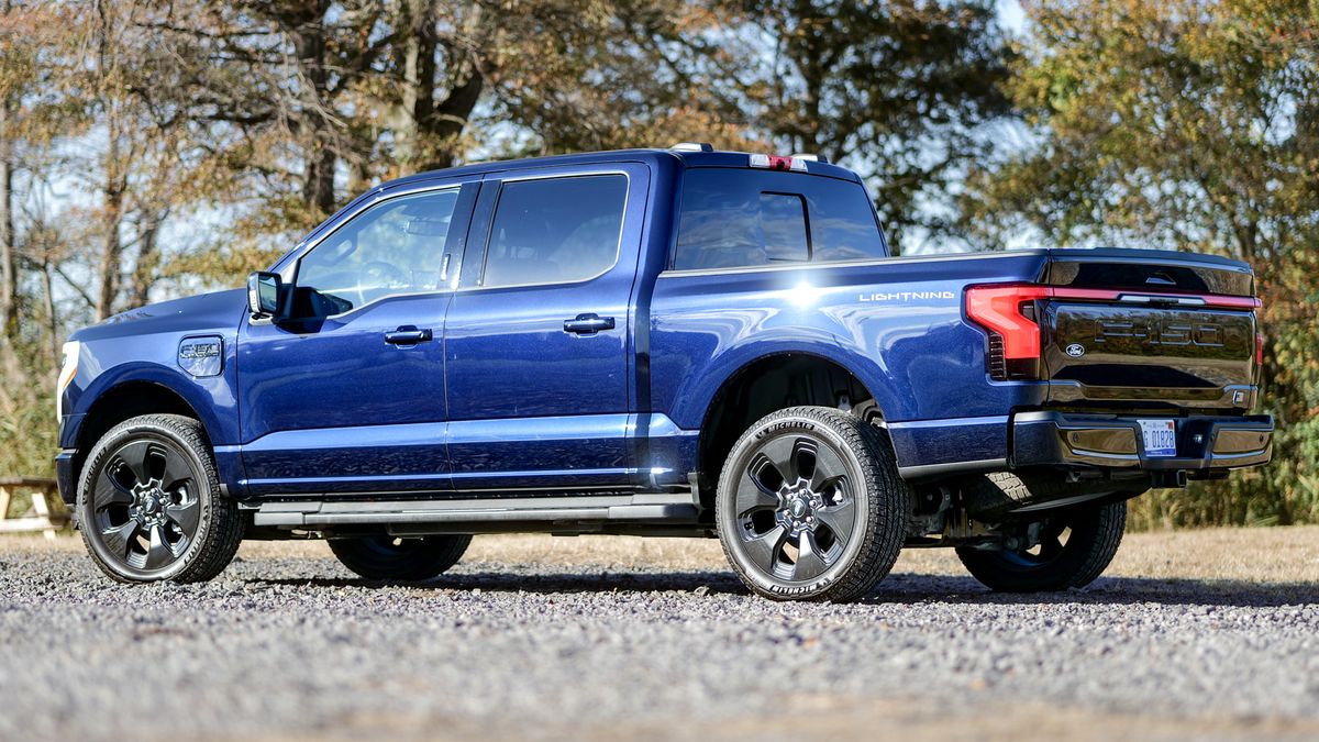 2025 Ford F-150 Lightning test drive.