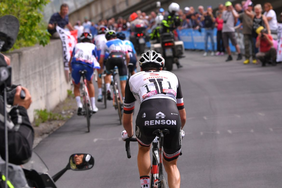Tom Dumoulin (Sunweb) getting distanced by the chase group