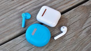 OnePlus Buds vs Apple AirPods