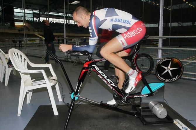 Jelle Vanendert warming up the time trial rig