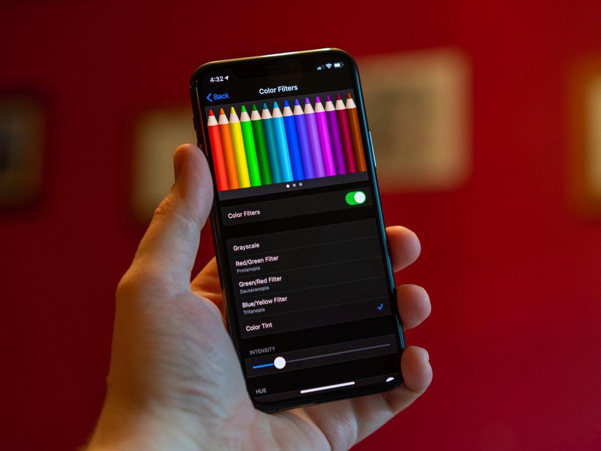 How to invert the display colours in iOS 13 for iPhone/iPad/iPod Touch