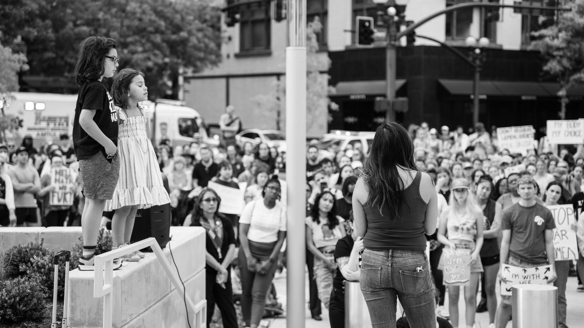 Wright addressing the crowd.