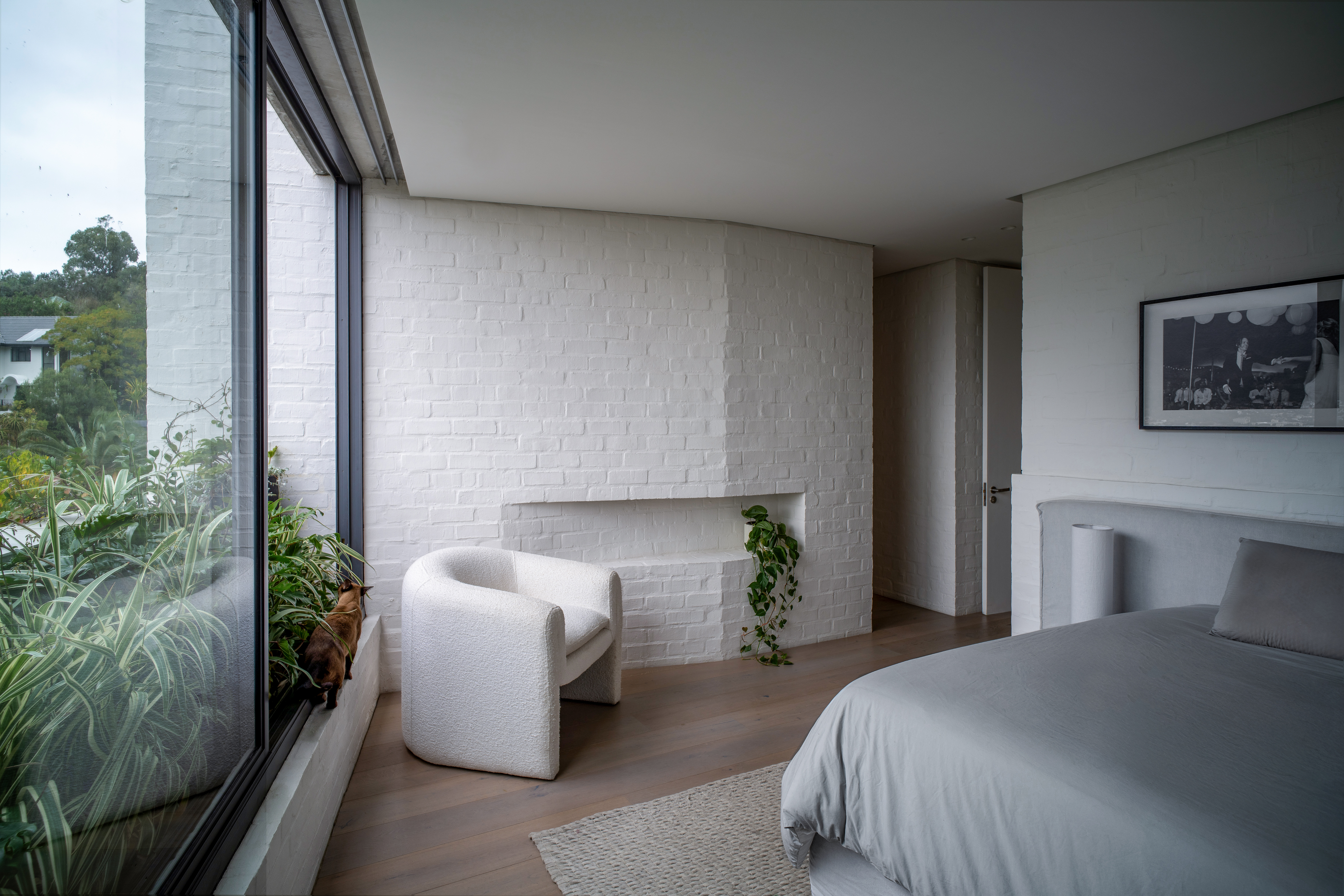 Kenmore, a South Africa house sat in a sloped site and opening up to expansive views