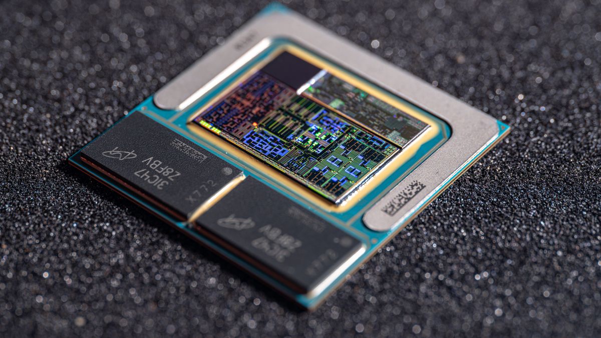 Intel's Lunar Lake intricacies revealed in new high-resolution die shots