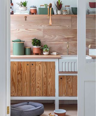 Kitchen wall decor with wooden kitchen and timber splashback