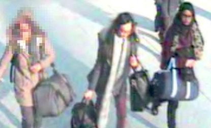 Three teenage girls flee Britain for ISIS
