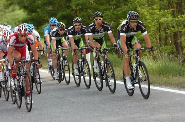 The Orica-GreenEdge team push for Matthew Goss