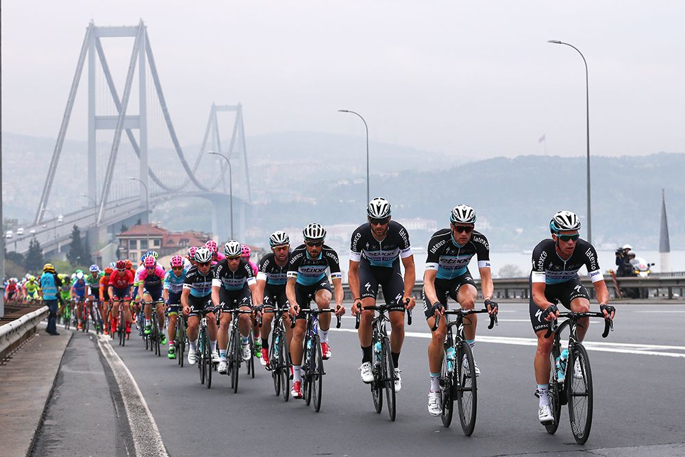 Etixx-Quick Step at the front