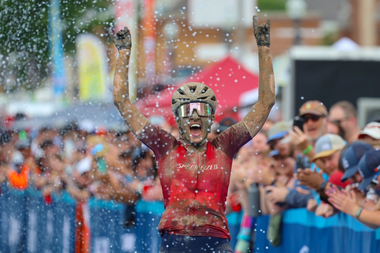 Sofia. Gomez Villafane wins women's Unound Gravel 200 in 2022