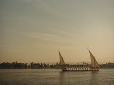Set Nefru, Egypt