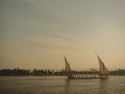 Set Nefru, Egypt