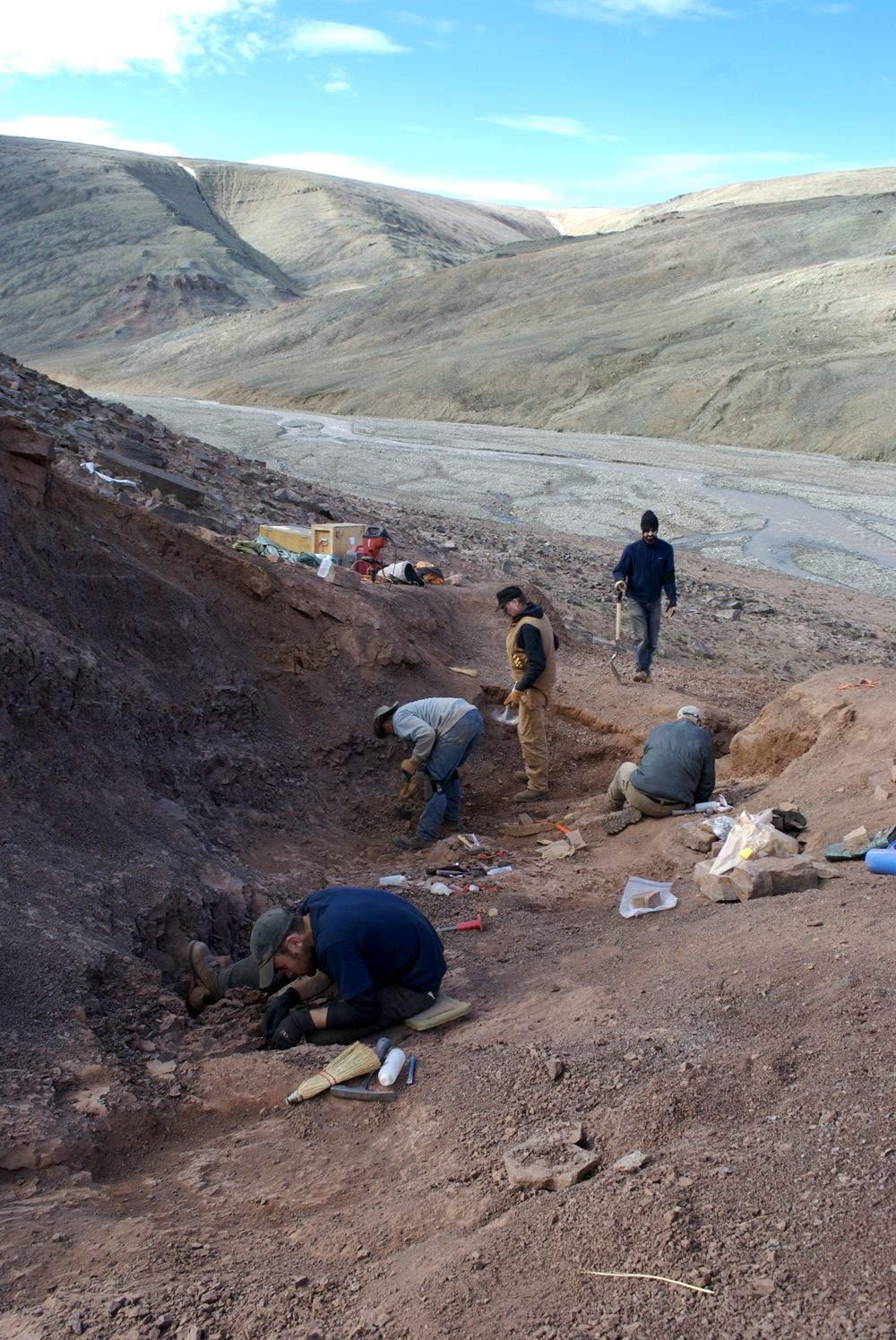 Scientists look for fossil evidence of Tiktaalik 