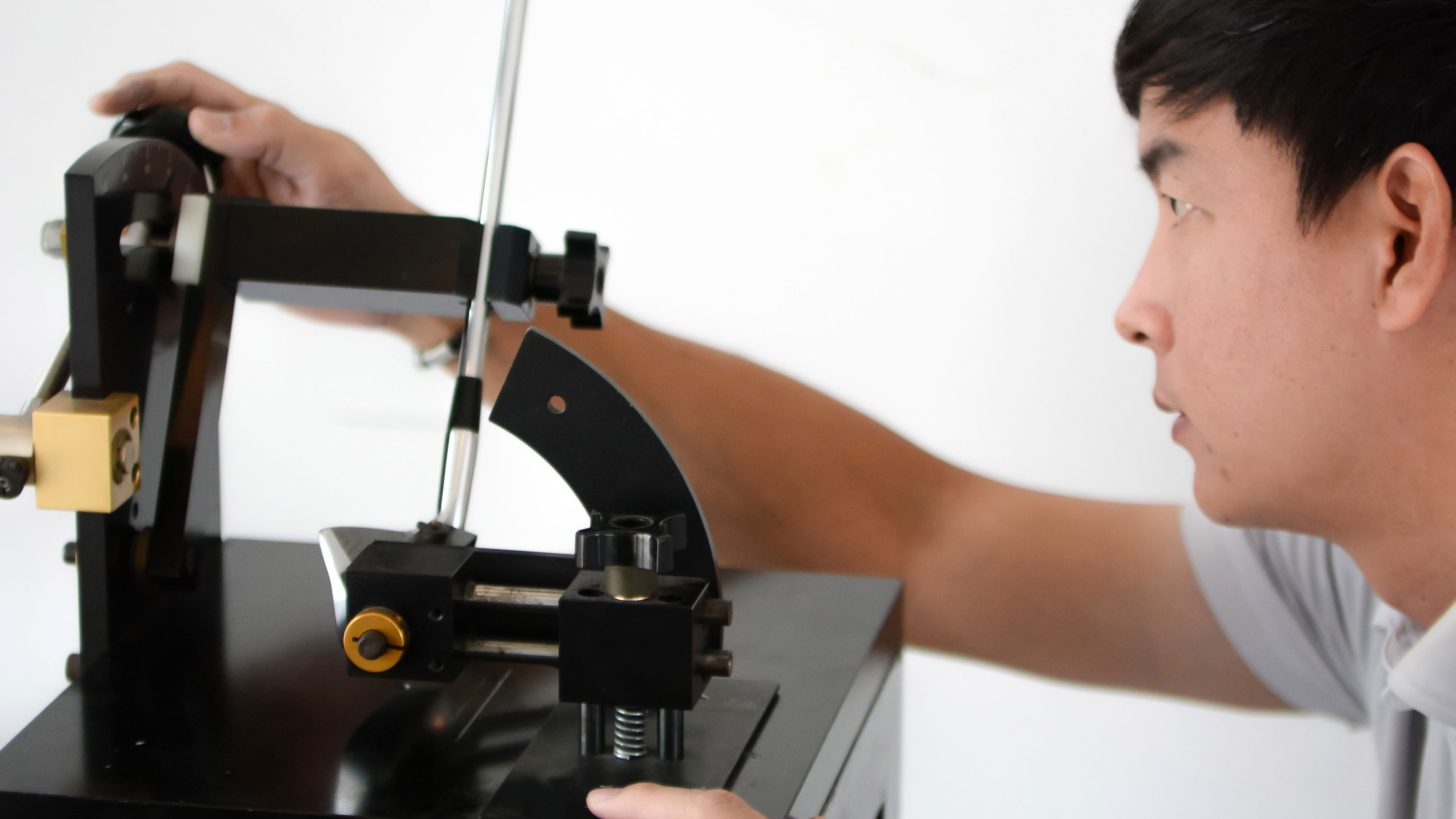 Measuring the loft of an iron