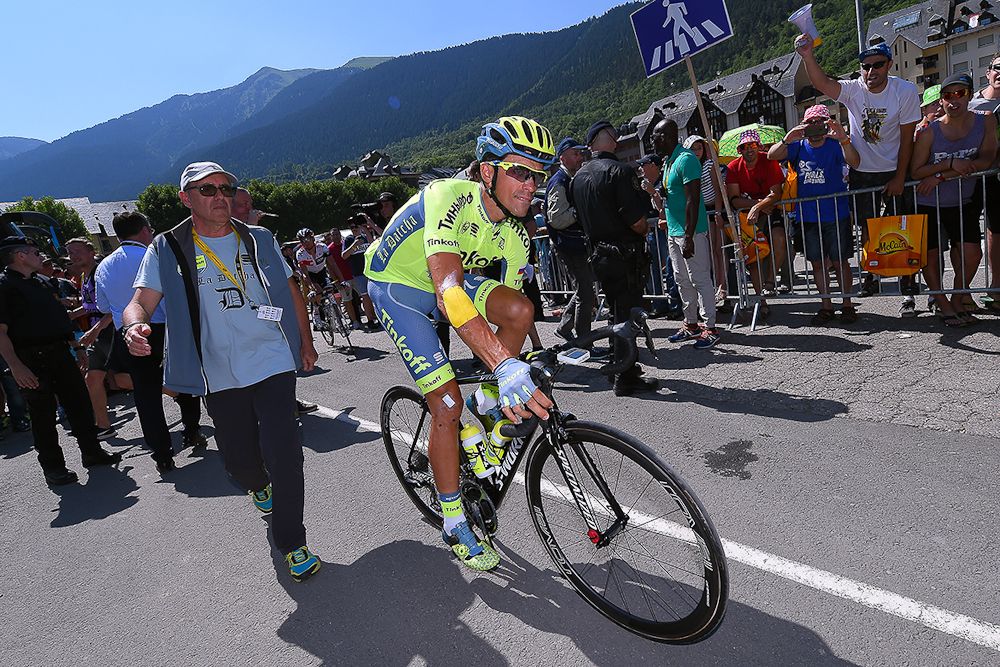 Alberto Contador looked chipper at the start of stage 9