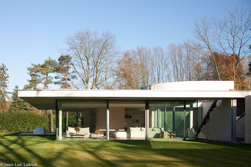 Flexform Groundpiece sofa in Flanders glass house