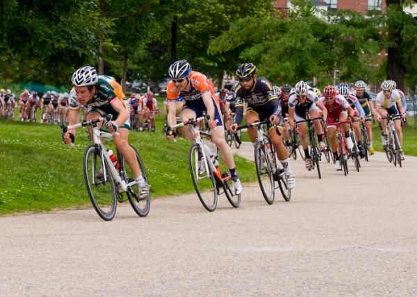 The field kept the pace very high during the opening laps hoping to burn off some of the weaker riders