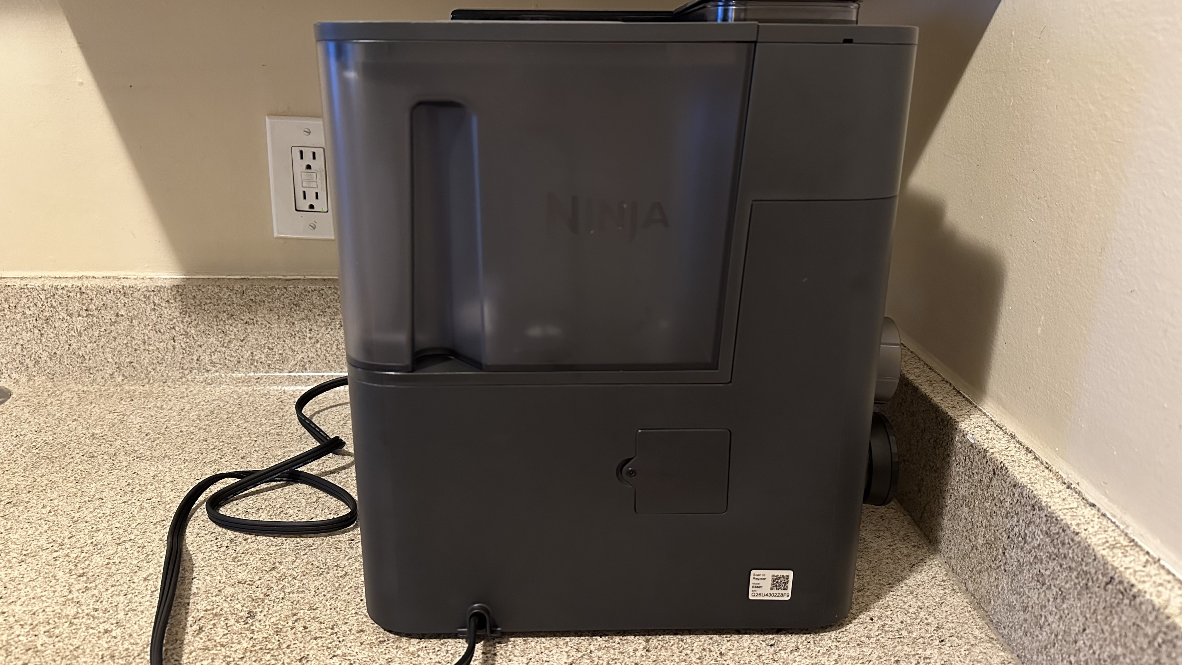 Back of Ninja Luxe Café coffee maker with water reservoir installed