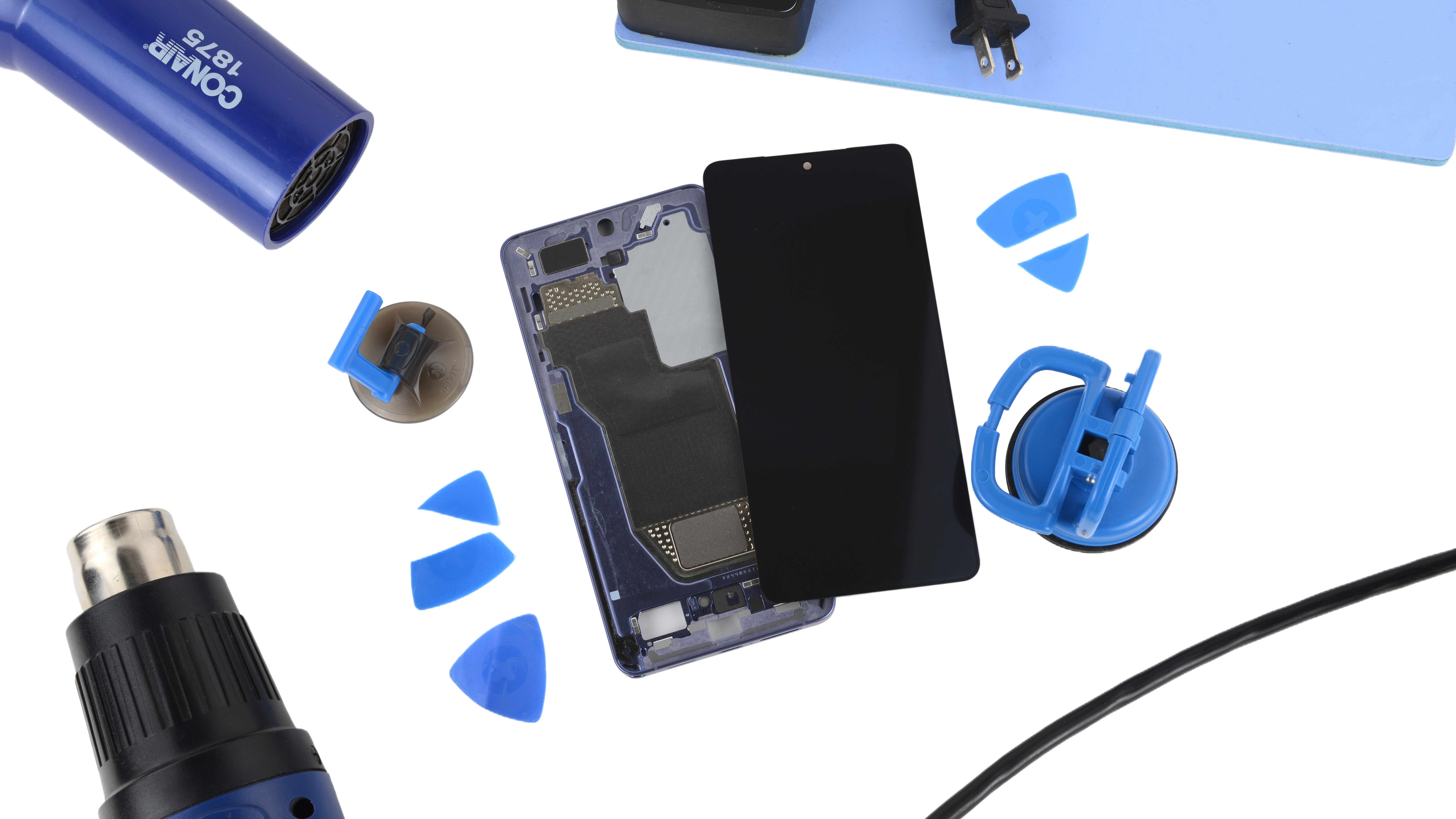 Photos of the Galaxy S26 Ultra teardown from iFixit.