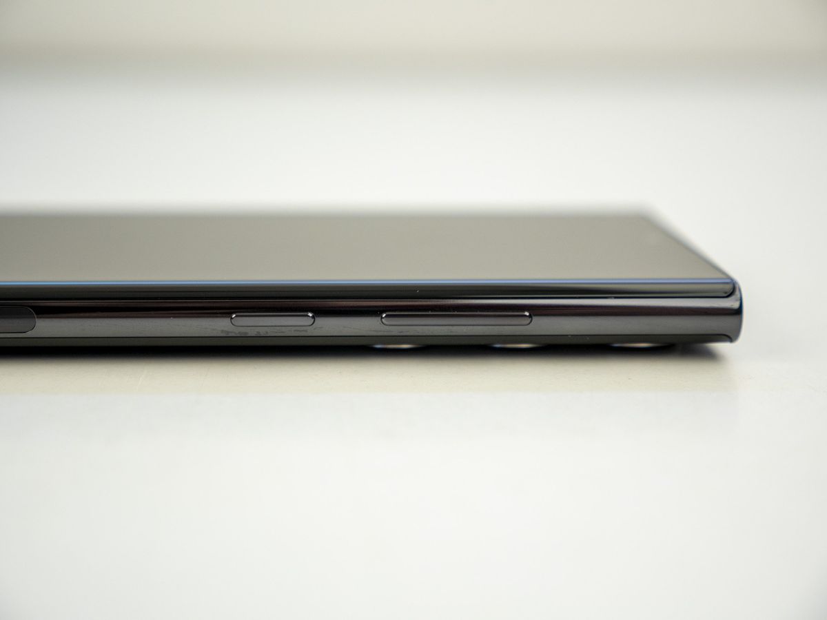 Samsung Galaxy S22 Ultra Hardware Side Buttons