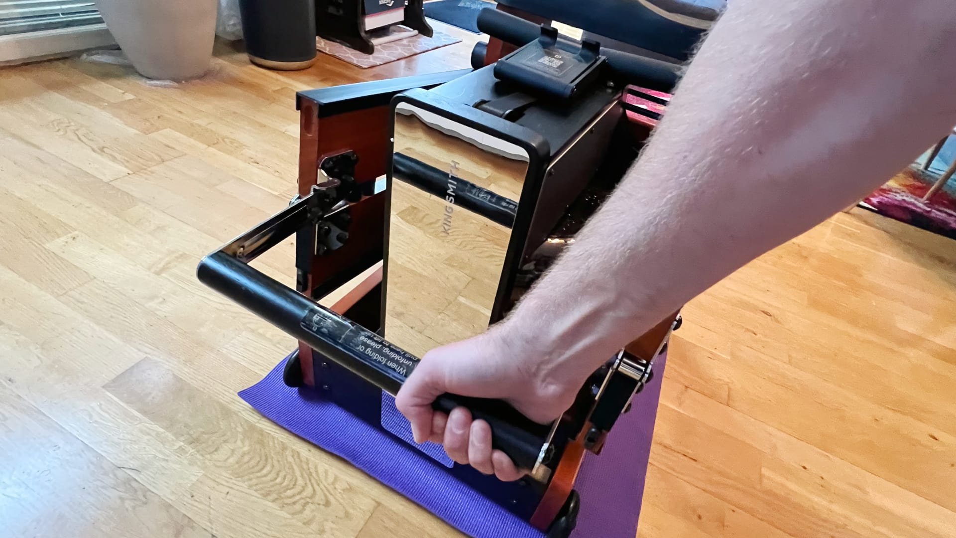Kingsmith Rowing Pad Pro hopfällbar roddmaskin i vardagsrum
