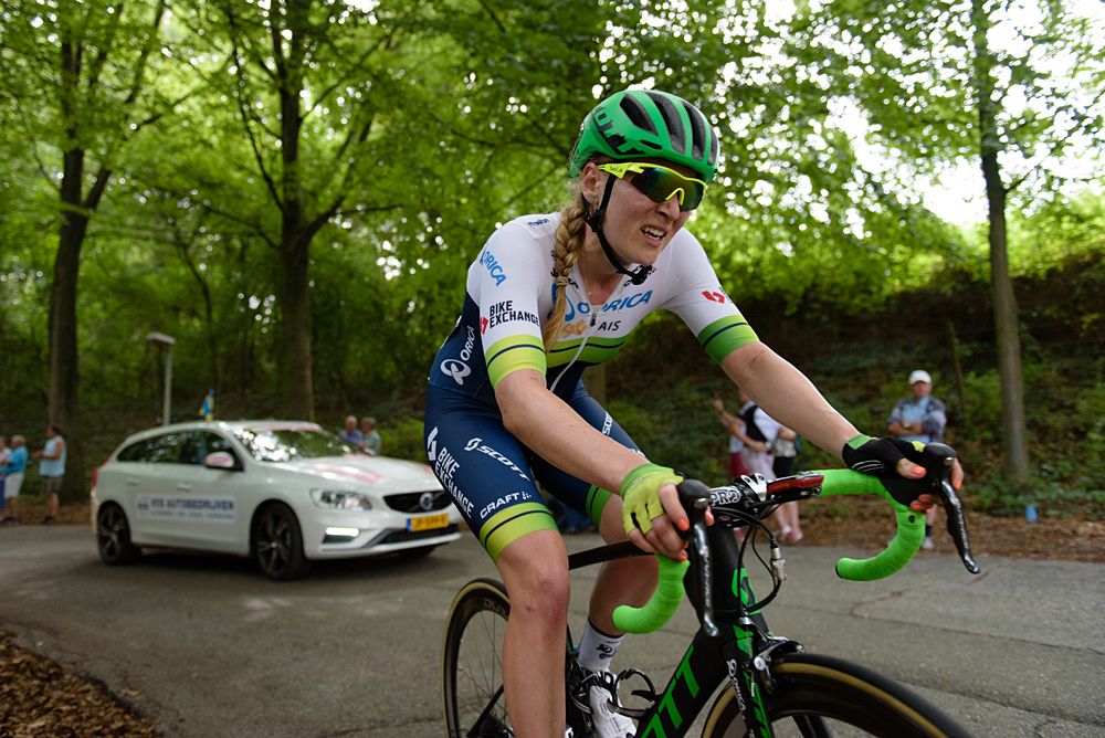 Gracie Elvin (Orica AIS) battles to stay in touch with the leaders with 16km to go at the 123 km Stage 3 of the Boels Ladies Tour 2016