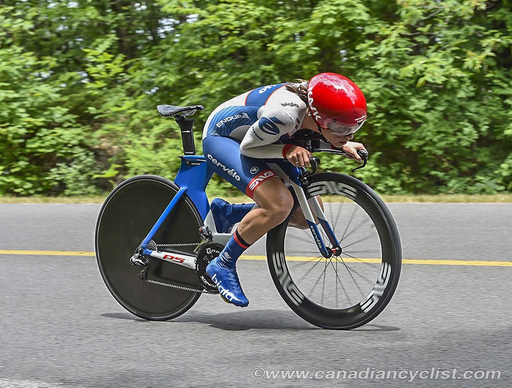 Joelle Numainville (Cervelo Bigla Pro Cycling Team) gets aero