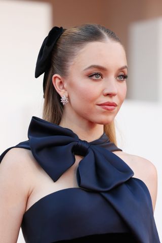 Sydney Sweeney Wears a Half-Up, Half-Down Hairstyle