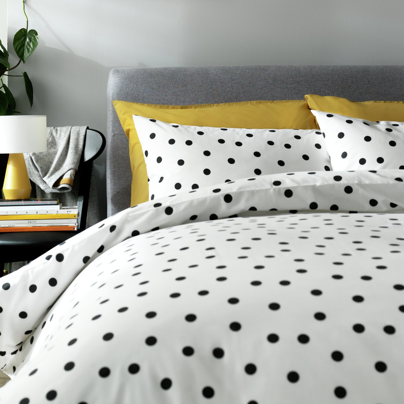Habitat Monochrome Spots White & Black Bedding Set - Single