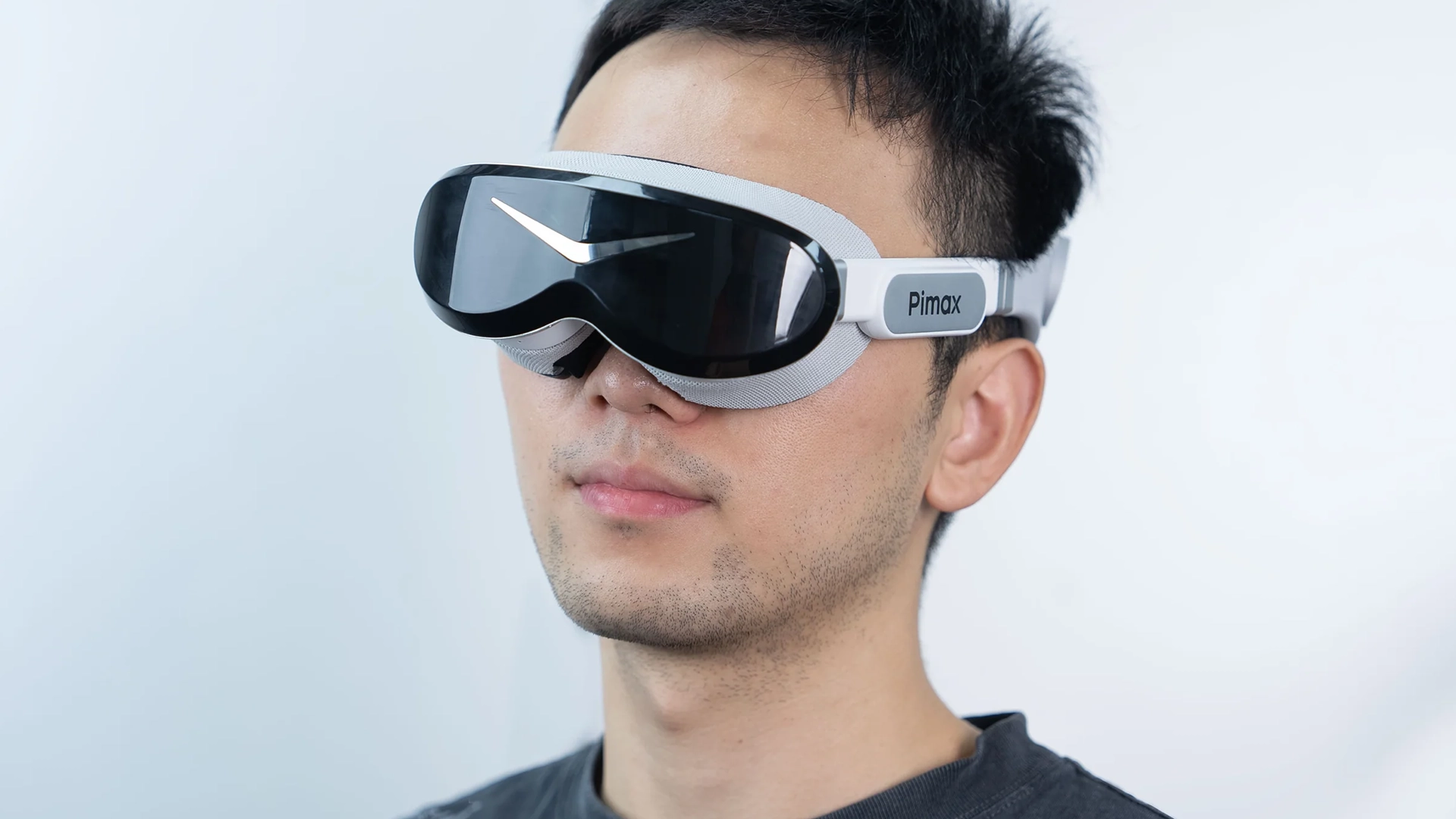 Pimax Dream Air worn by man