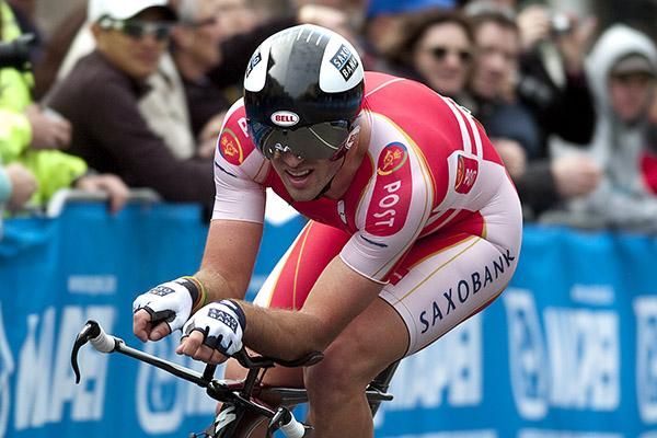 Alex Rasmussen (Denmark) approaches the line