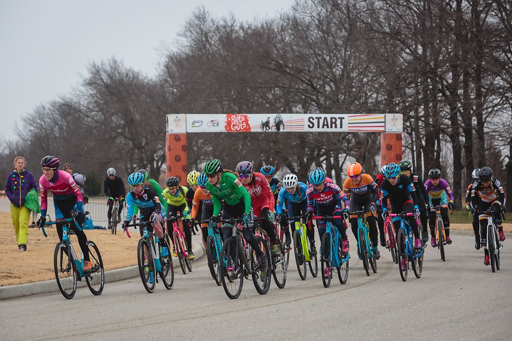 The women's race gets underway at Ruts 'n' Guts