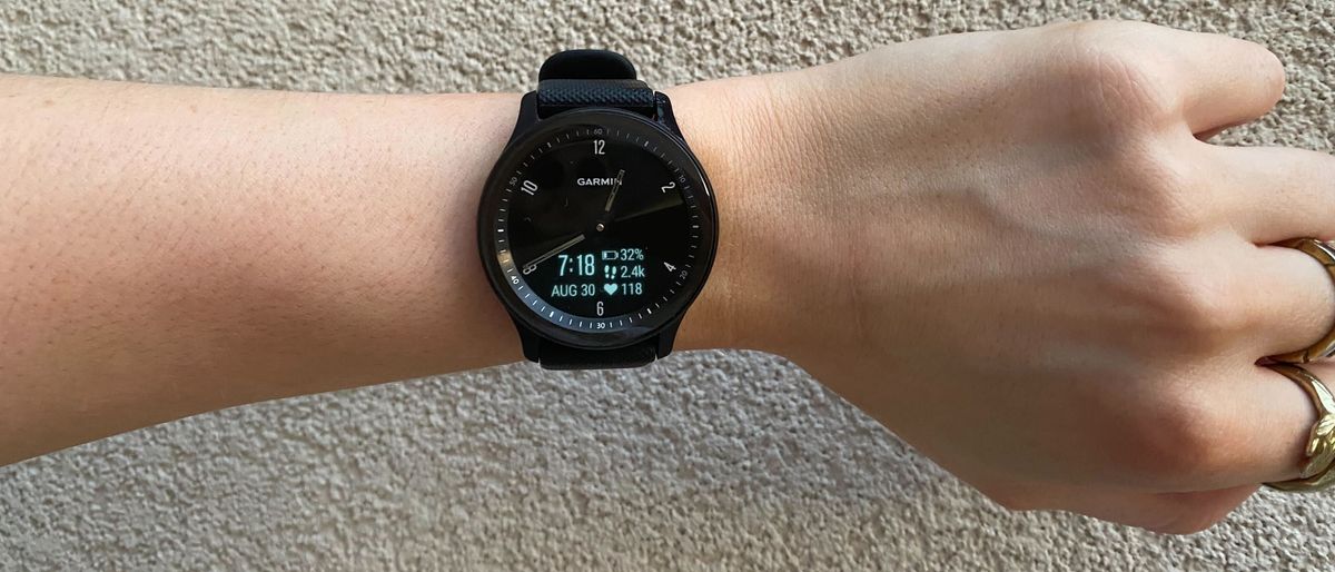 Garmin vivomove classic hot sale review