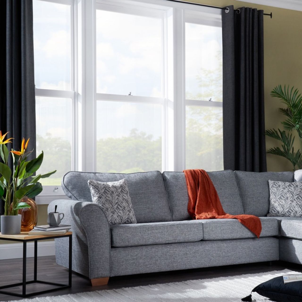 What colours go with a grey sofa – interior stylists reveal | Ideal Home