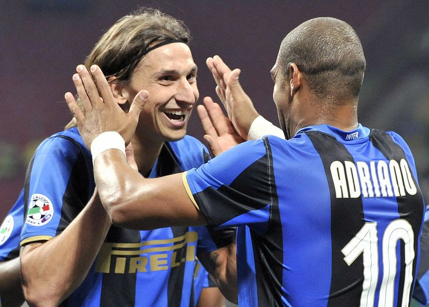 Inter Milan&#039;s Swedish forward Zlatan Ibrahimovic (L) celebrates with teammate, Brazilian forward Adriano after he scored against Bologna during their Italian Serie A match at San Siro Stadium in Milan, on October 4, 2008.