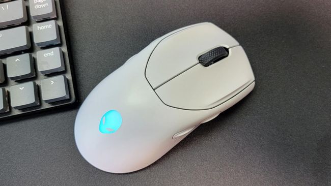 Alienware Tri-Mode Wireless Gaming Mouse (AW720M) Review: Expensive ...