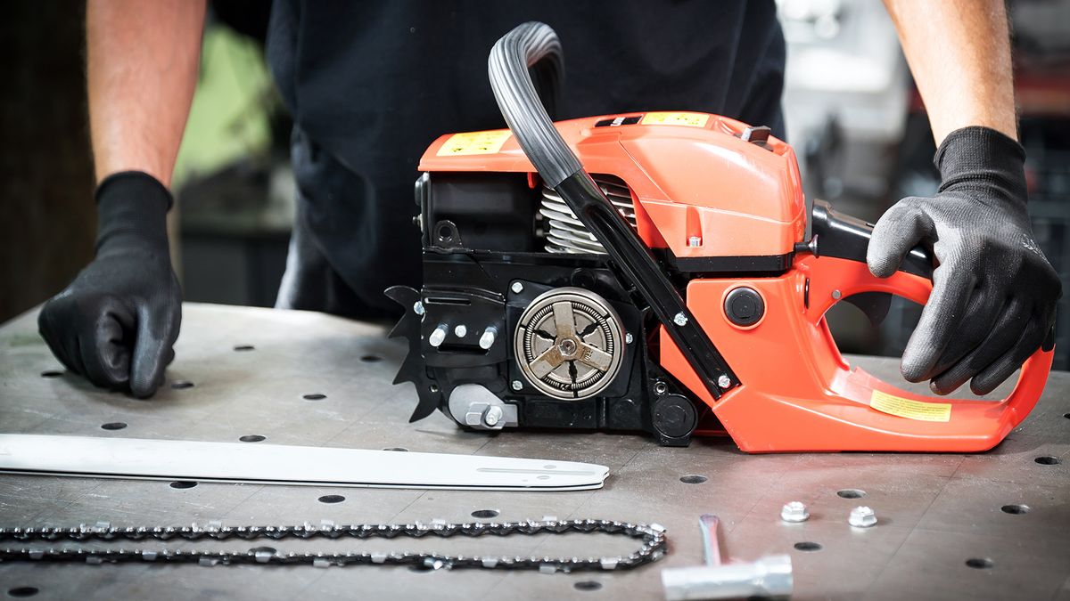 Chainsaw Maintenance Checklist - Here's Everything You Need To Know ...