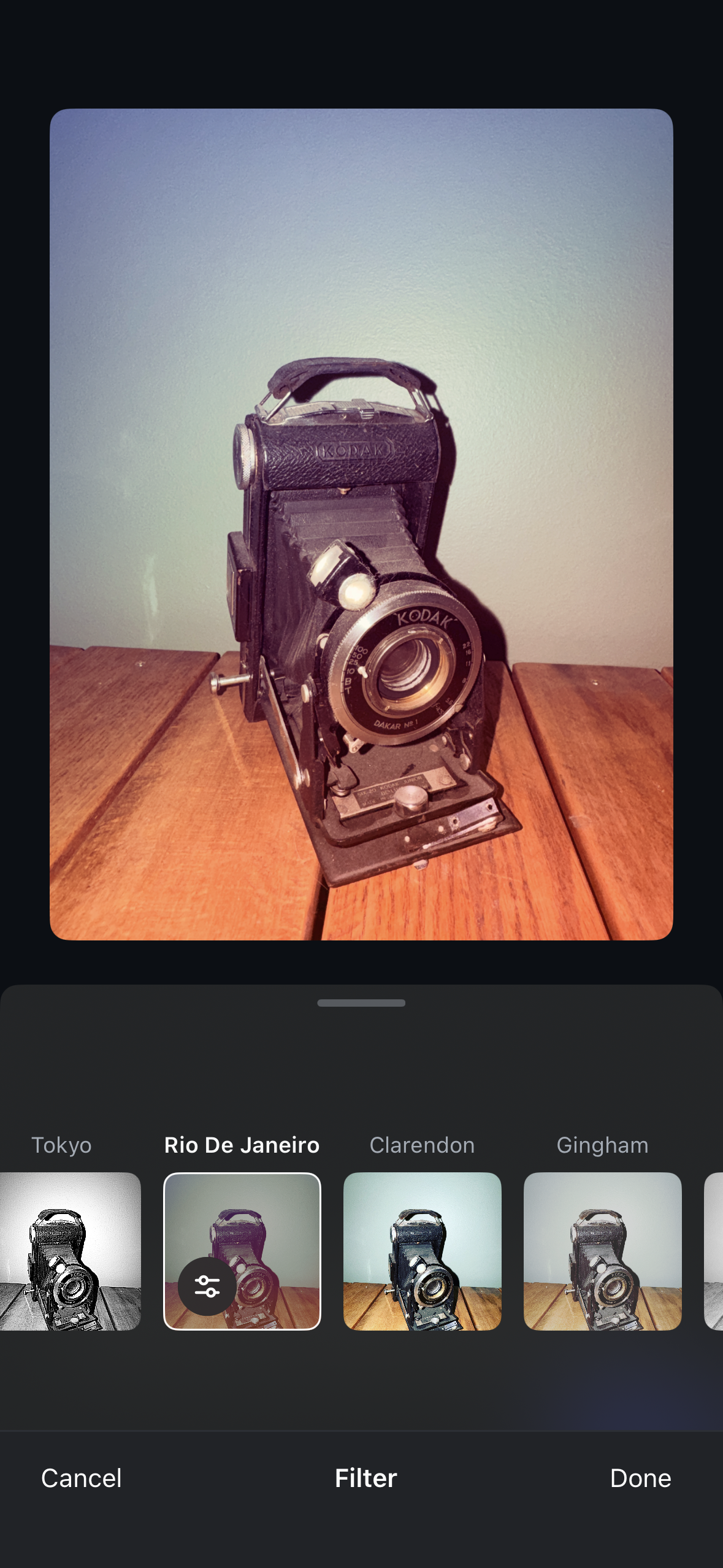 Screenshots of the process of getting a retro flash look on a smartphone