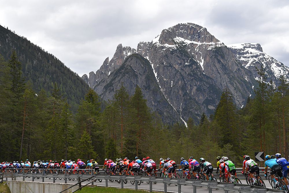 Giro d'Italia stage 18 - the peloton