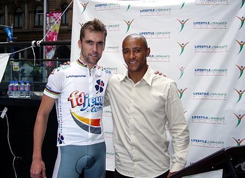 McGee poses with Wallabies' captain George Gregan